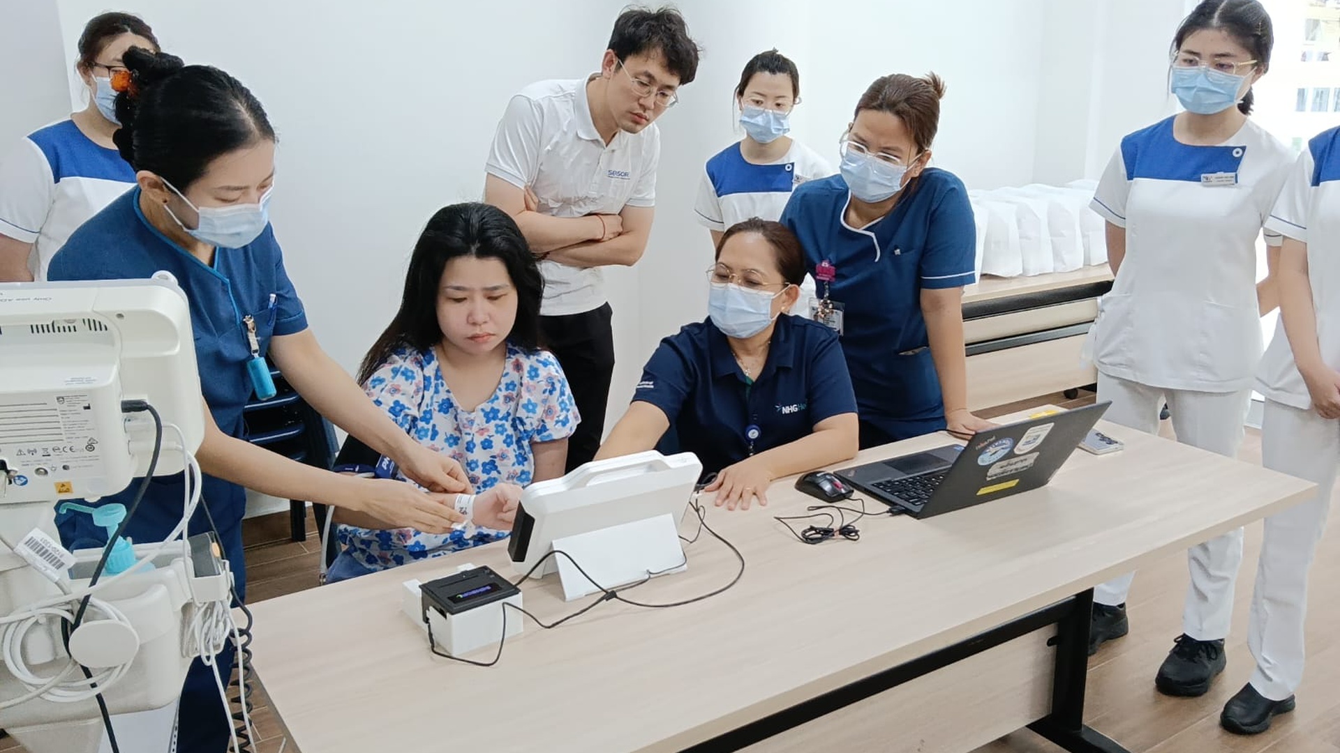 Pilot trial in a hospital in Singapore 新加坡医院产品试用